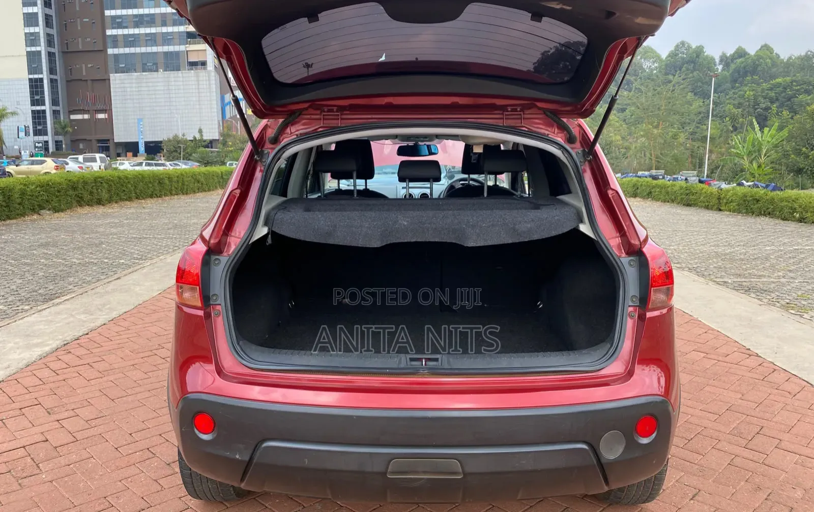Nissan Dualis 2011 Red