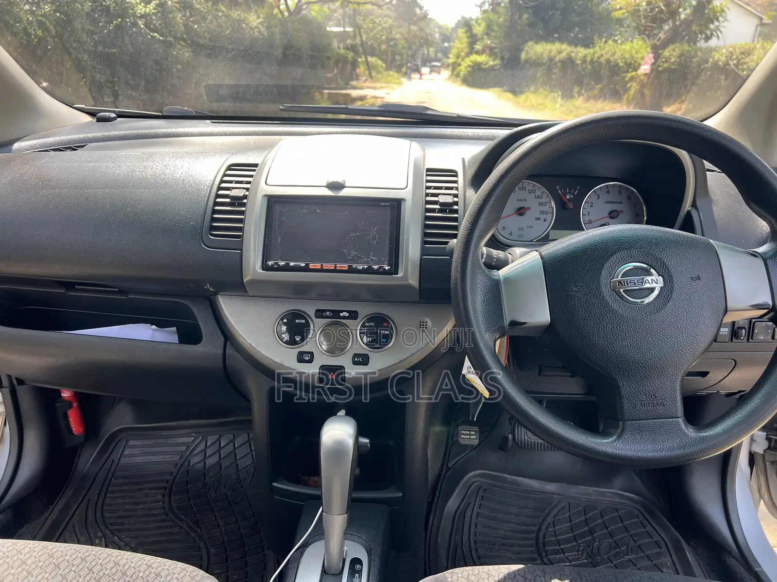 Nissan Note 1.6 Petrol 2012 Silver