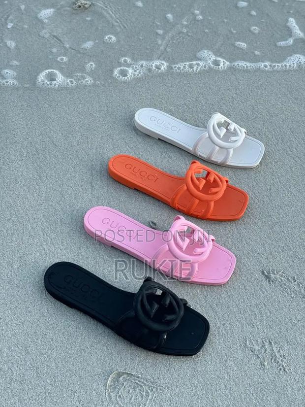 Gucci Locking Sandals - thumbnail 2