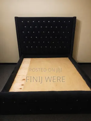 5 × 6 King Black Tufted Bed