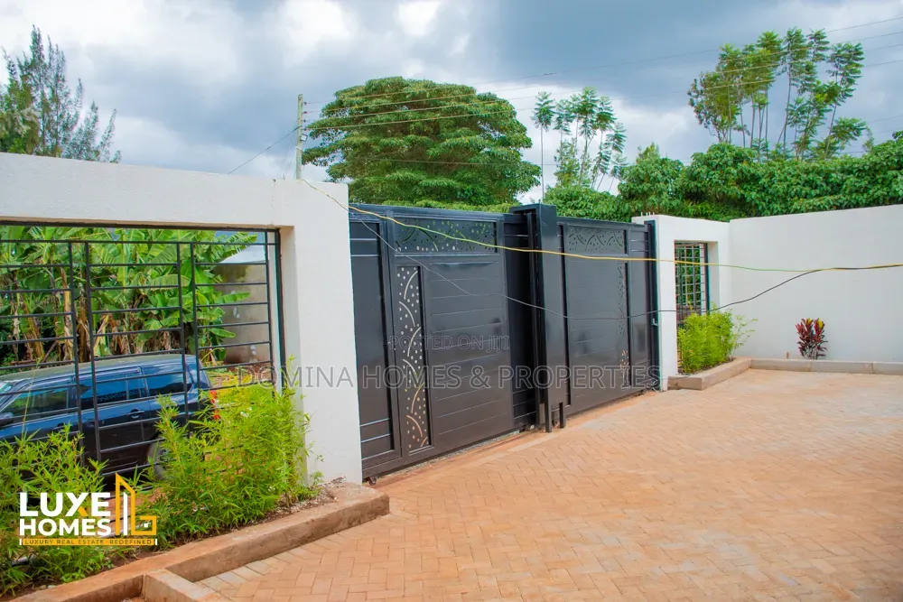4bdrm Maisonette in Neema Court, Kamakis for sale
