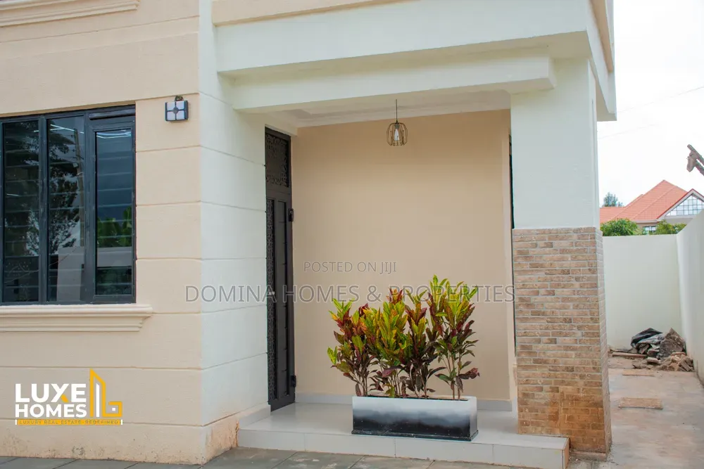 4bdrm Maisonette in Neema Court, Kamakis for sale