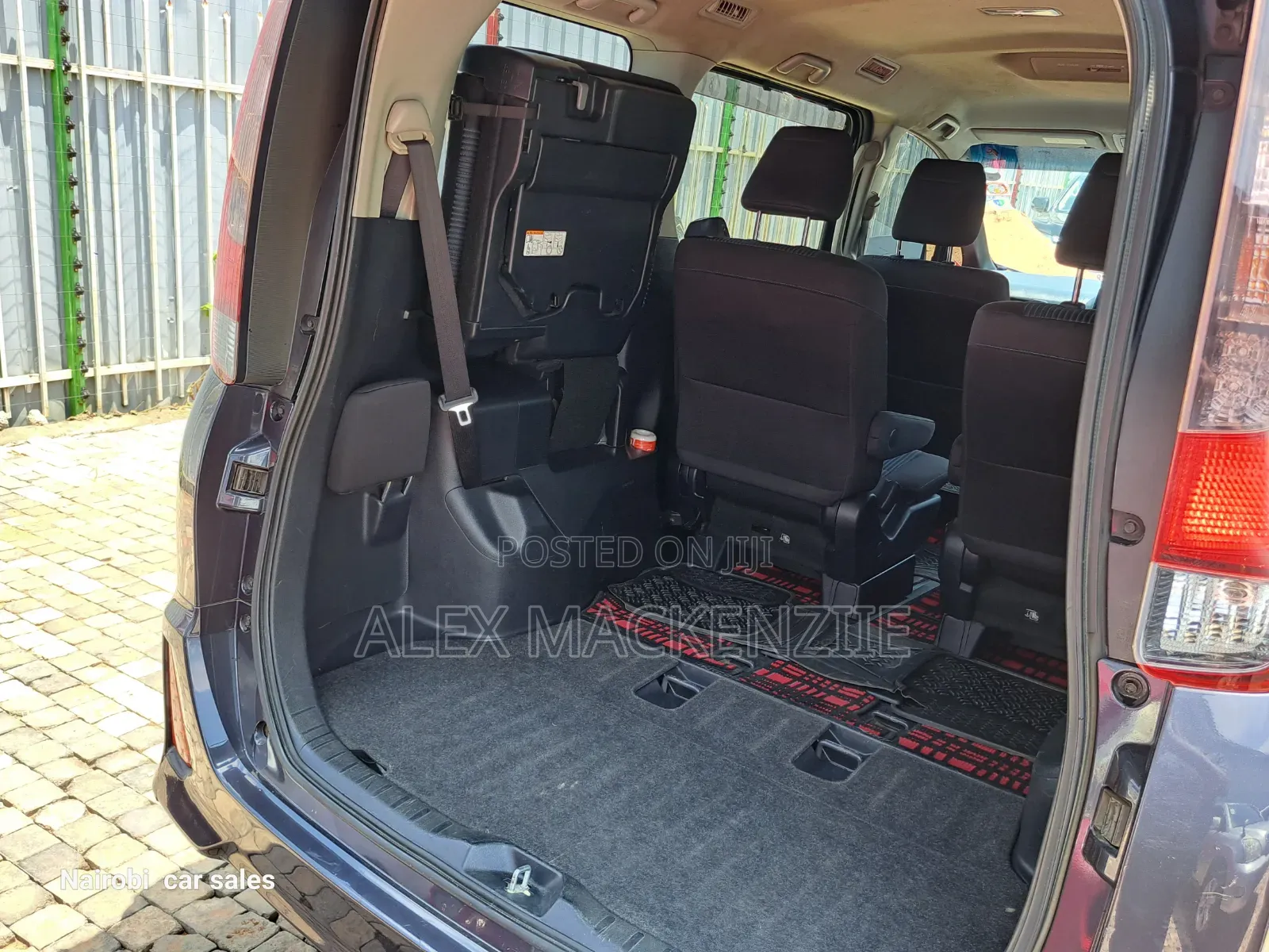 Toyota Noah 2017 Purple