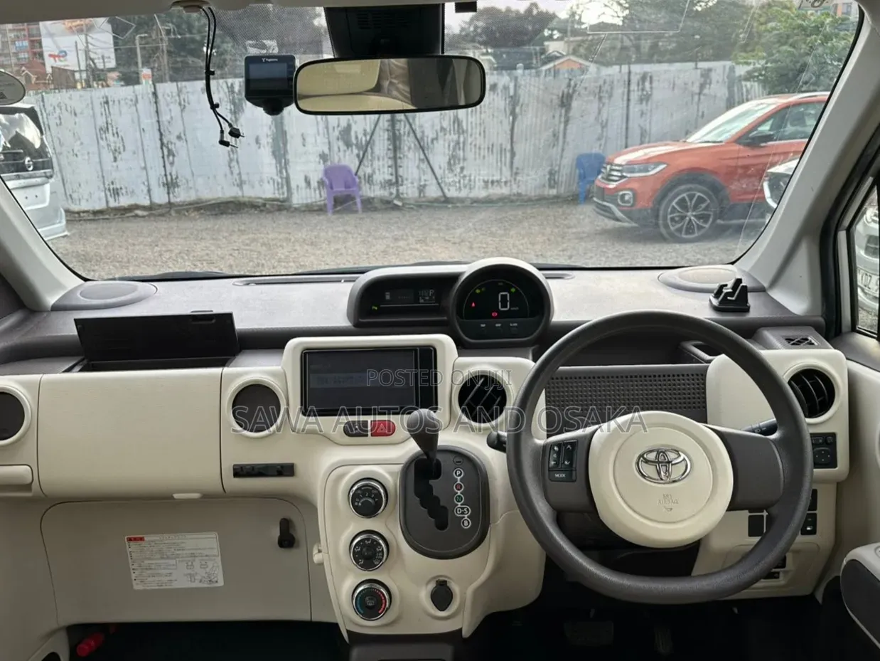 Toyota Porte 2019 White