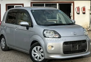 Toyota Porte 2019 White
