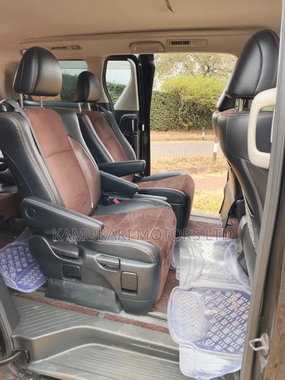 Toyota Alphard 2.4 Petrol FWD 2014 Black