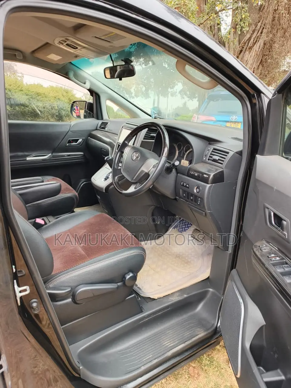 Toyota Alphard 2.4 Petrol FWD 2014 Black