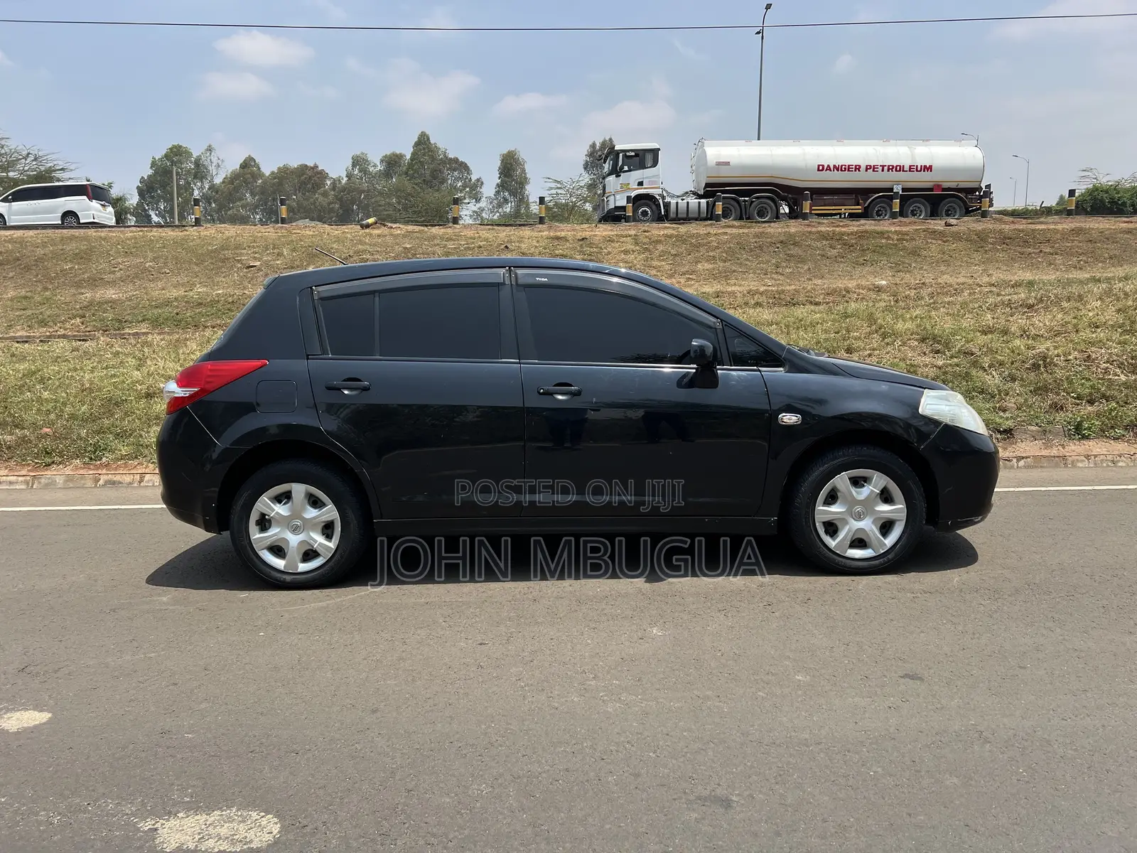 Nissan Tiida 1.5L 16V 2012 Black