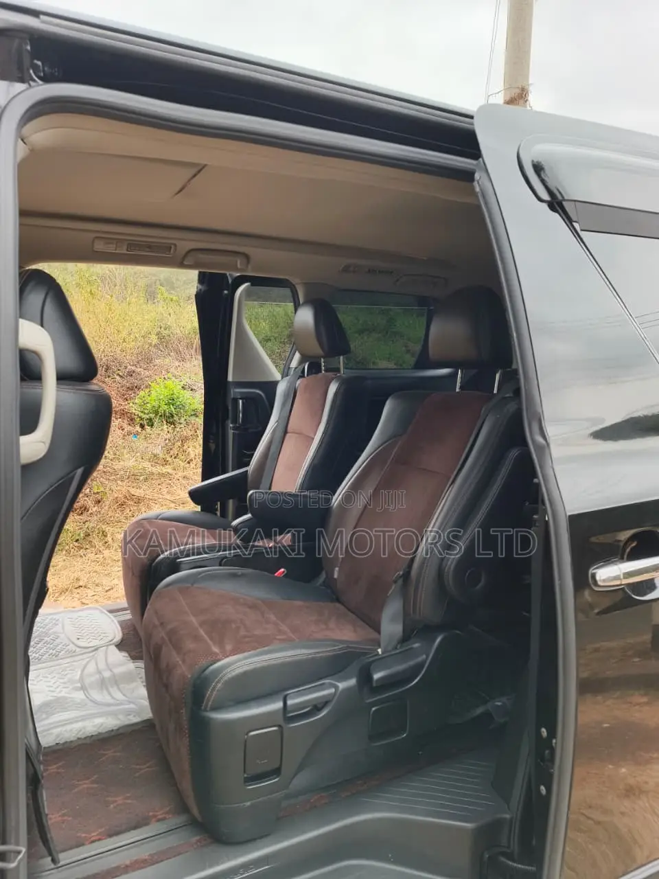Toyota Alphard 2.4 Petrol FWD 2014 Black
