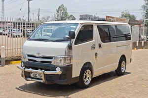 Toyota HiAce 2013 Black