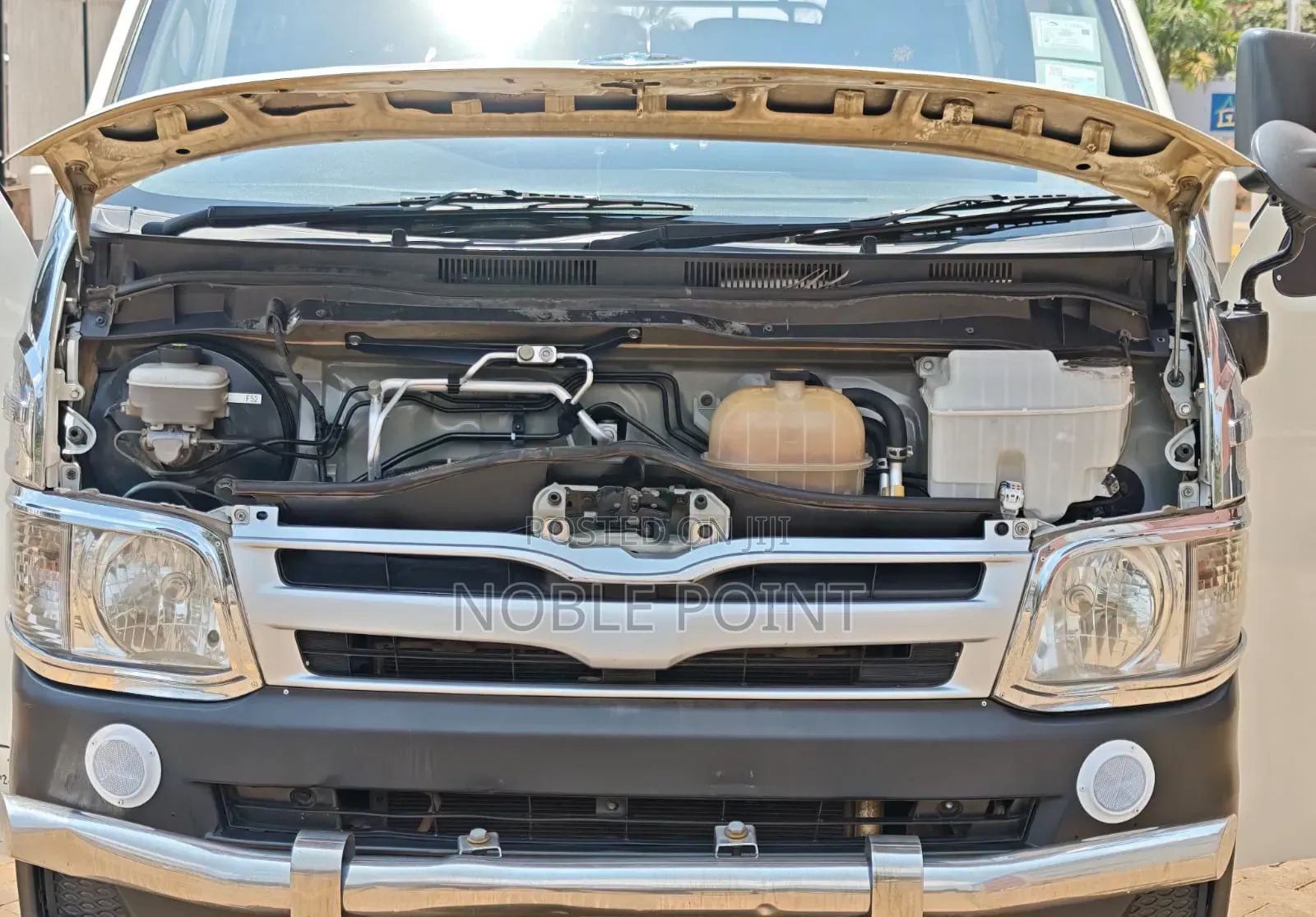 Toyota HiAce 2013 Black
