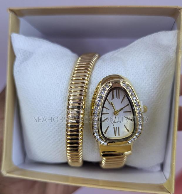 Ladies’ Elegant Gold Watch & Bracelet Set – Quartz