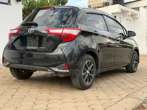 Toyota Vitz 1.0 FWD 5dr 2018 Black