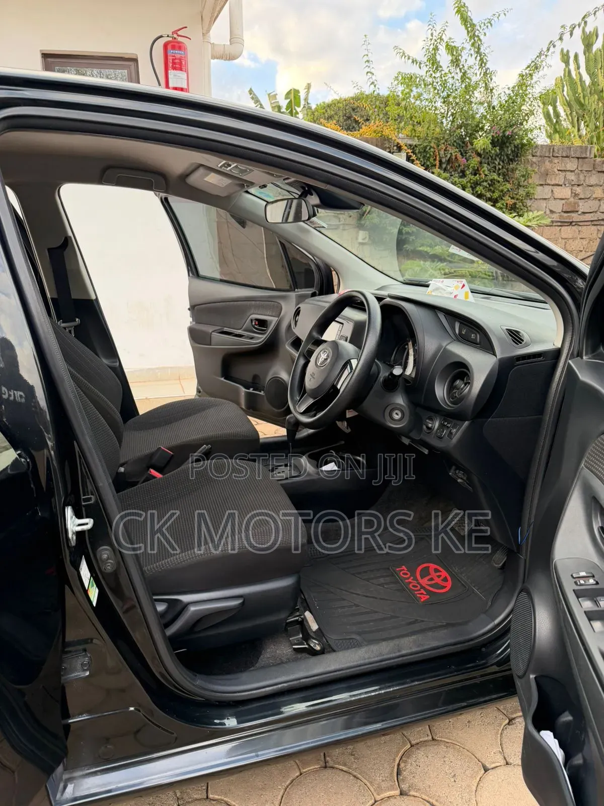 Toyota Vitz 1.0 FWD 5dr 2018 Black