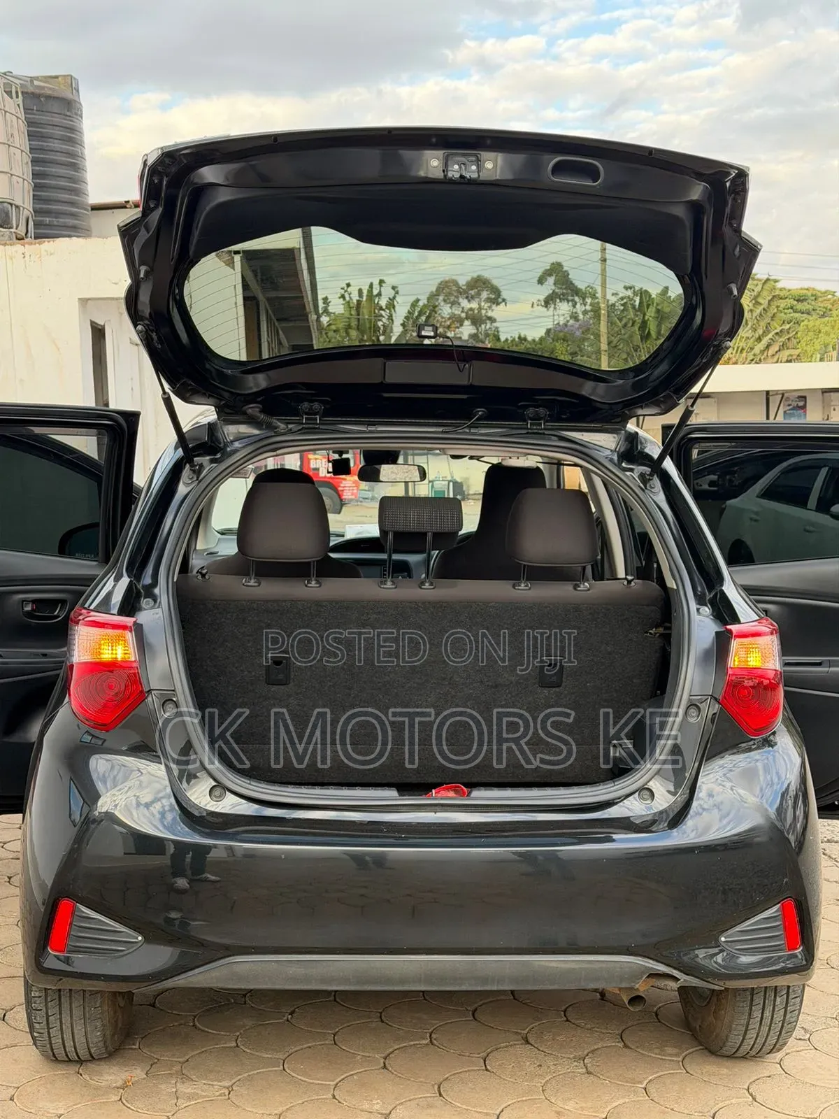 Toyota Vitz 1.0 FWD 5dr 2018 Black