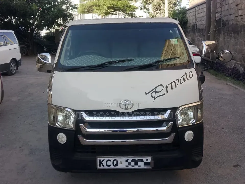 Toyota HiAce 2012 White