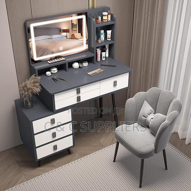 Modern Home Vanity Make Up Table. - thumbnail 8