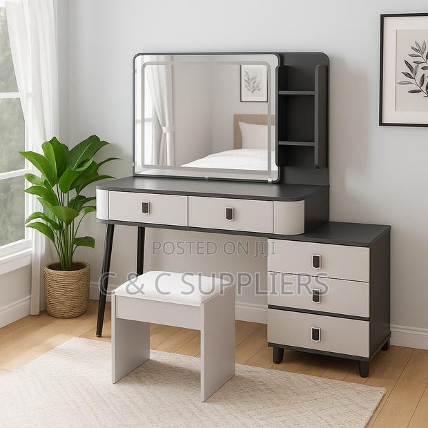 Modern Home Vanity Make Up Table. - main view
