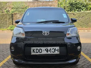 Toyota Porte 2014 Black