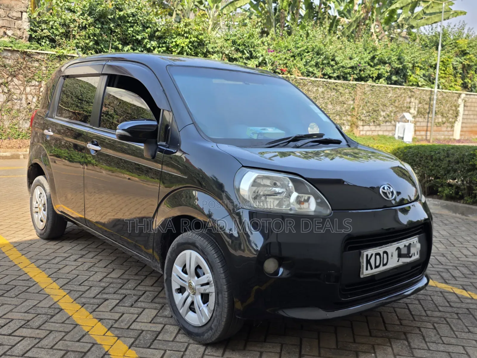 Toyota Porte 2014 Black