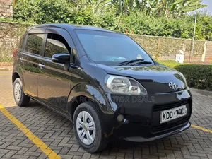 Toyota Porte 2014 Black