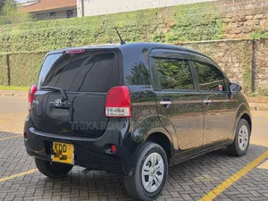 Toyota Porte 2014 Black