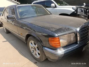 Mercedes-Benz 300E 1990 Black