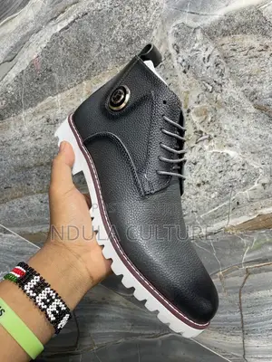 Casual Louis Vuitton Chukka Boots