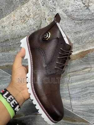 Casual Louis Vuitton Chukka Boots