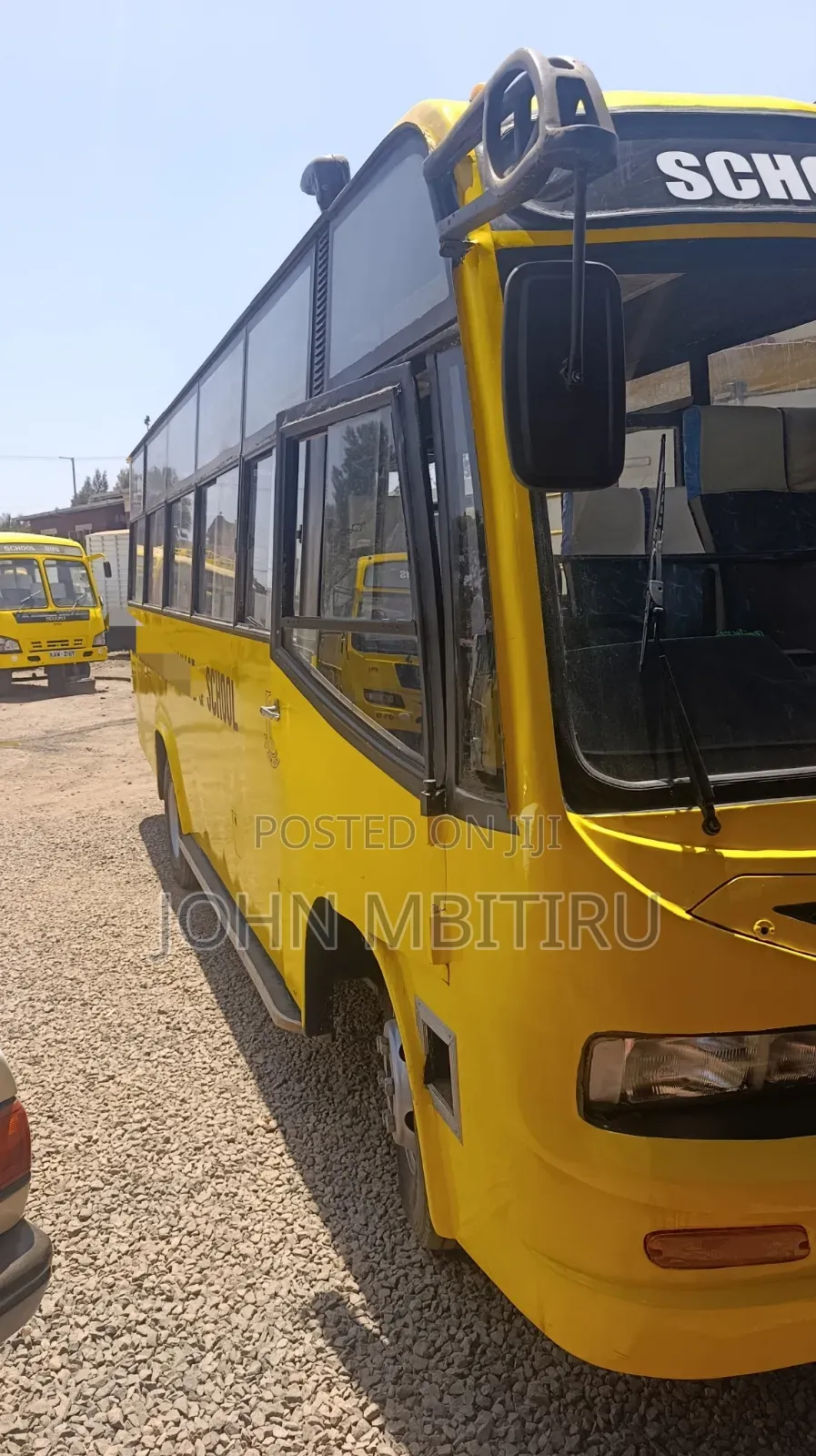 Isuzu NQR 2013 Yellow