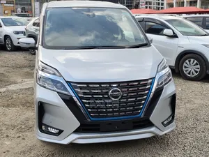Nissan Serena 2019 Silver