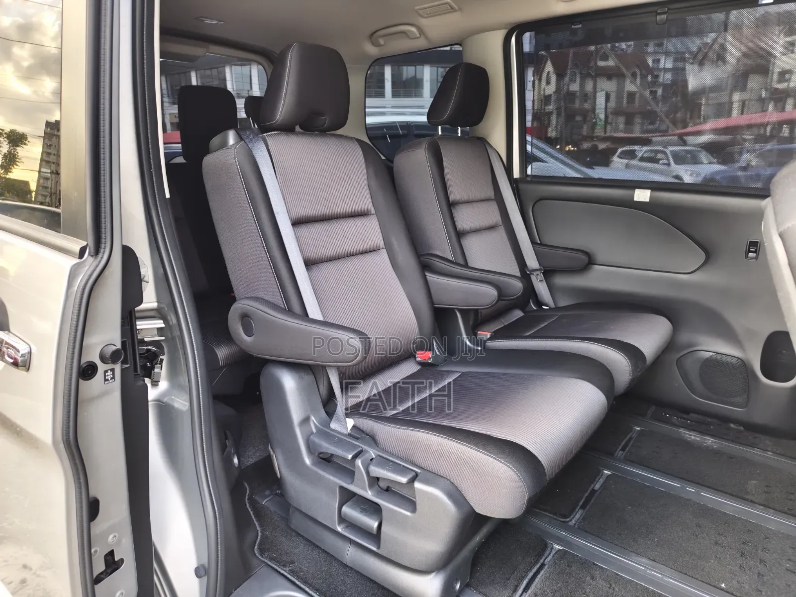 Nissan Serena 2019 Silver