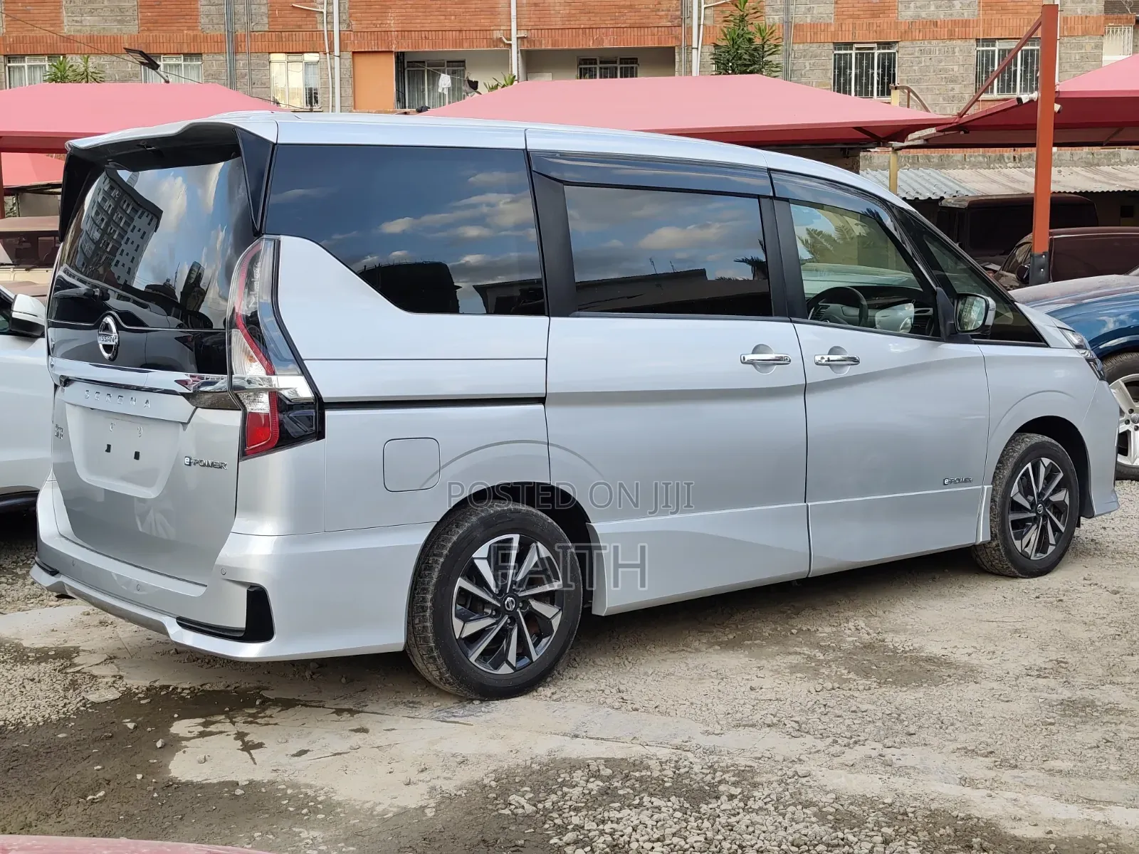 Nissan Serena 2019 Silver