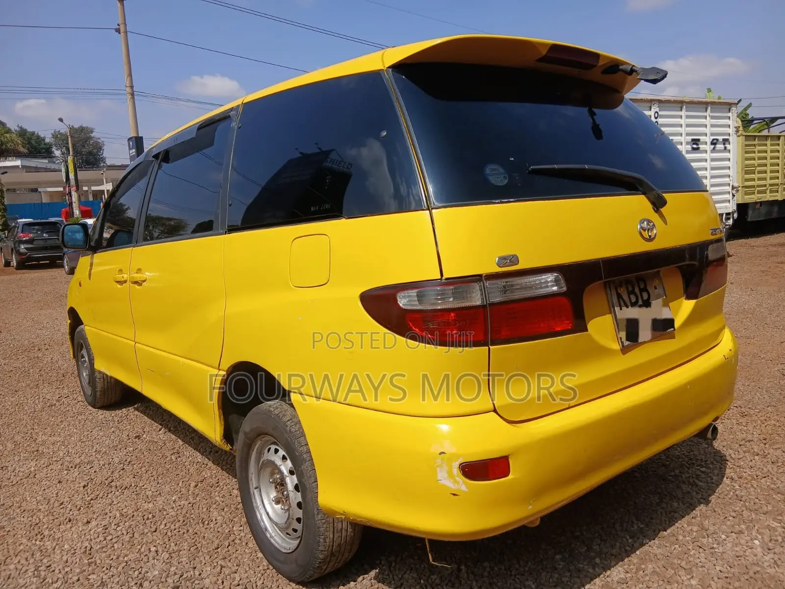 Toyota Estima 2001 Yellow