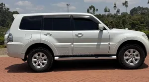 Mitsubishi Pajero 2012 White