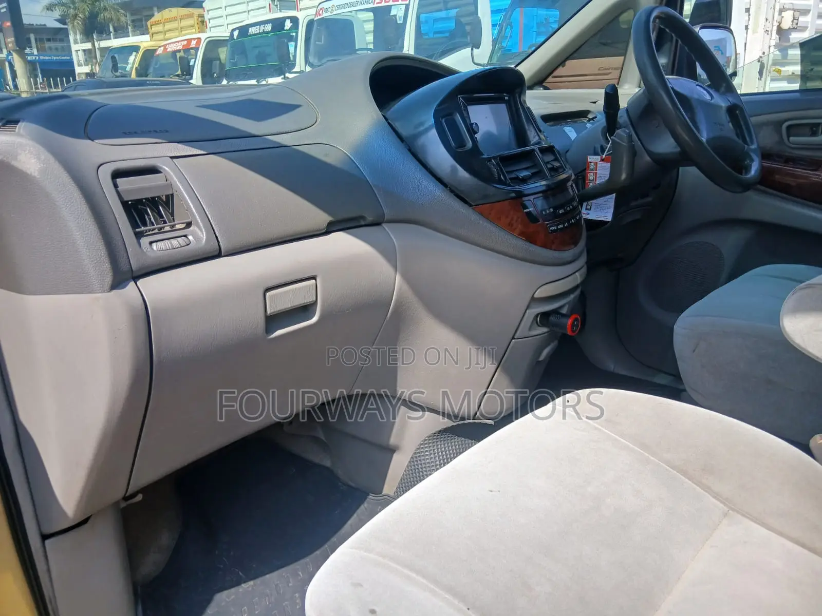 Toyota Estima 2001 Yellow