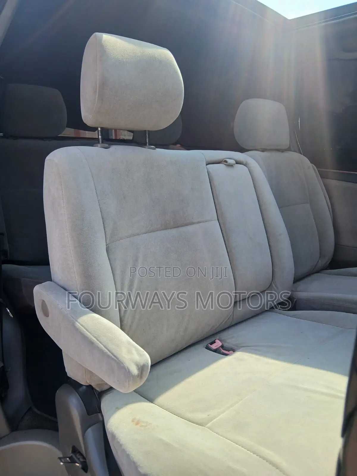 Toyota Estima 2001 Yellow