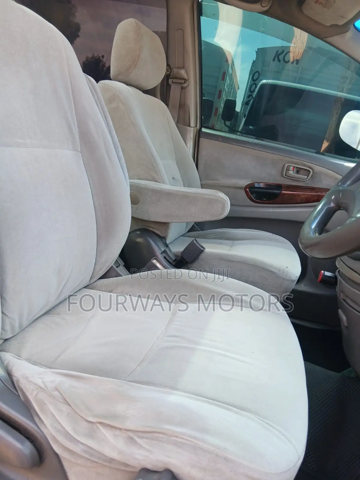 Toyota Estima 2001 Yellow