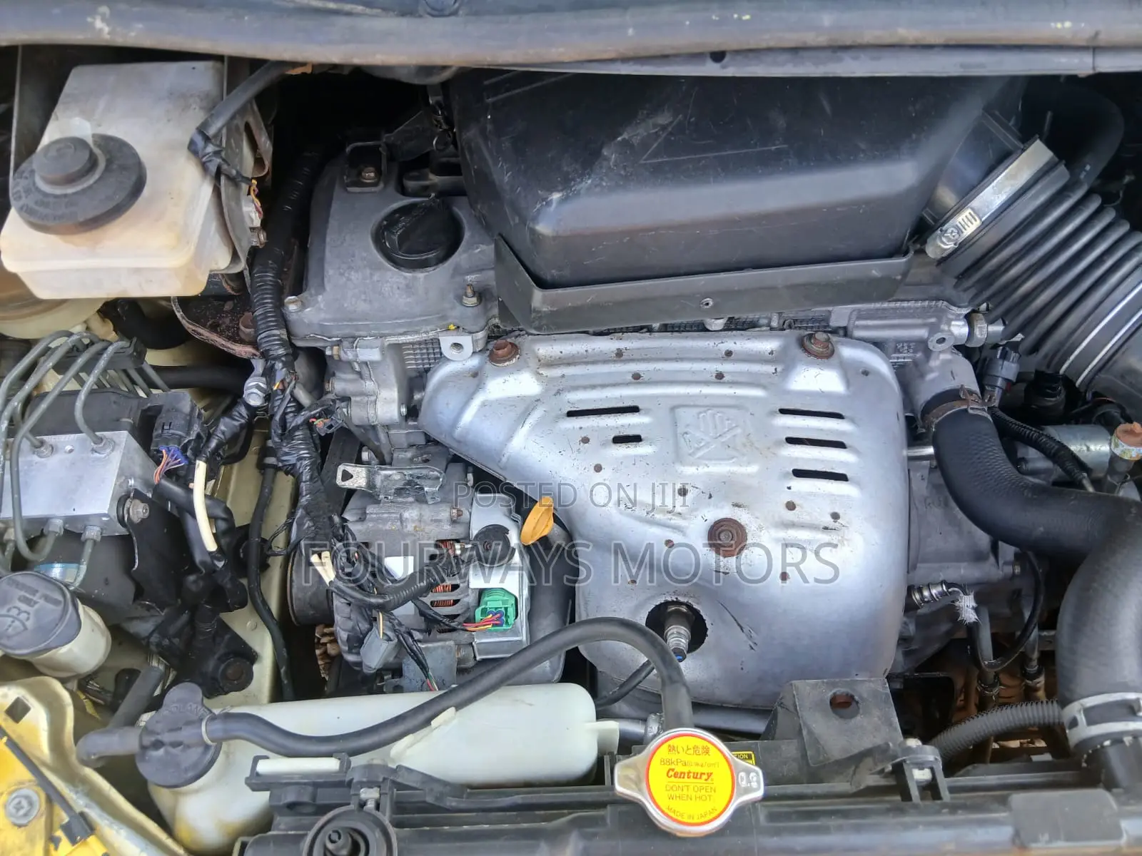Toyota Estima 2001 Yellow