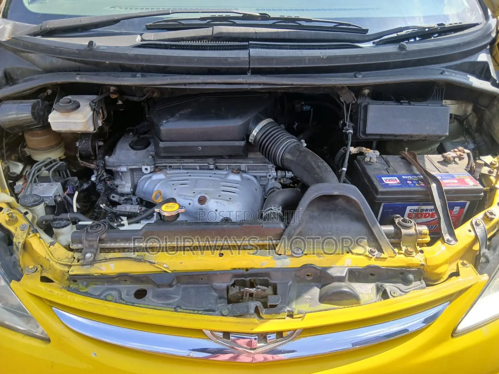 Toyota Estima 2001 Yellow