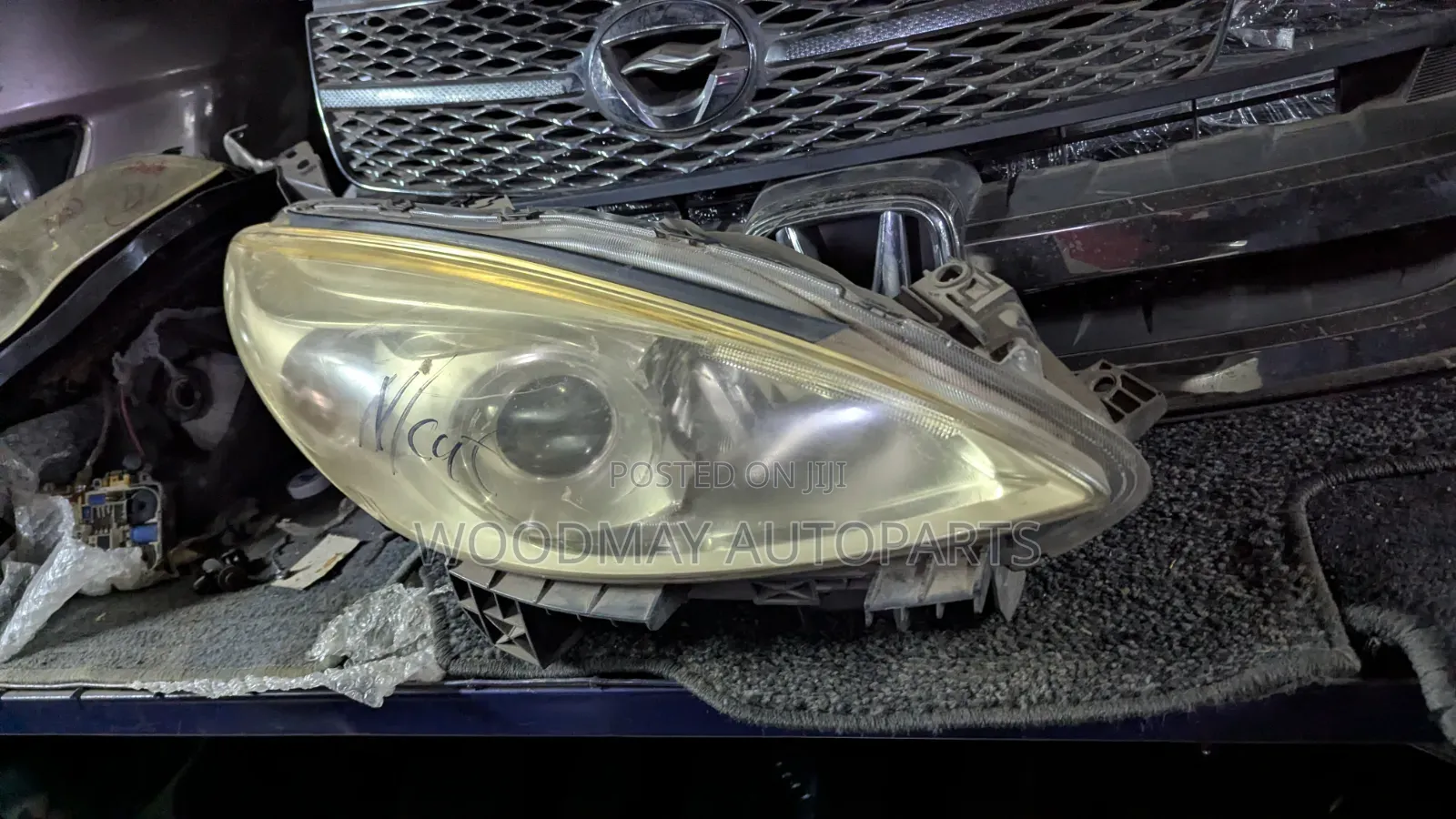 Mazda Premacy Headlight