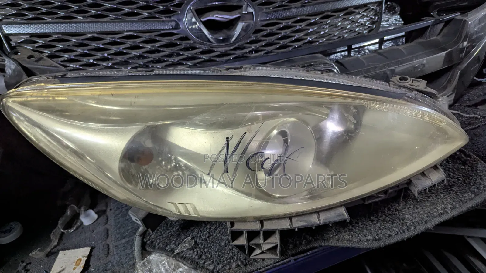 Mazda Premacy Headlight