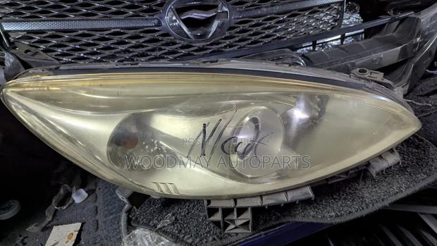 Mazda Premacy Headlight - thumbnail 2