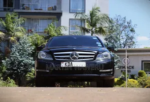 Mercedes-Benz C200 2014 Black