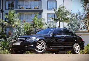 Mercedes-Benz C200 2014 Black