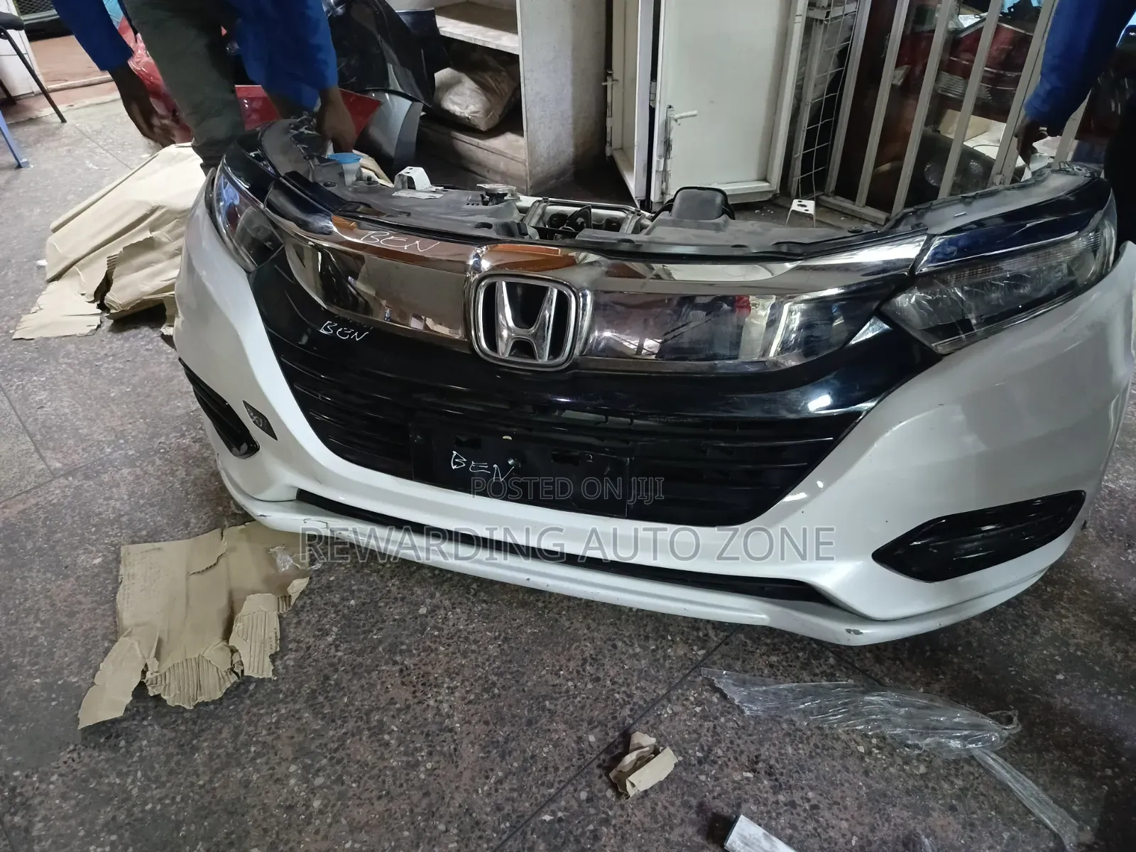 Honda Vezel Nosecut 2019