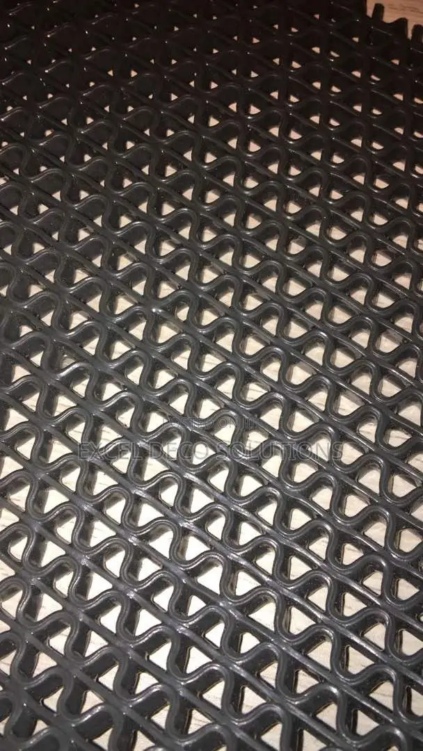 Bathroom Anti Slip Mat – 1.2m Wide Drainage Roll