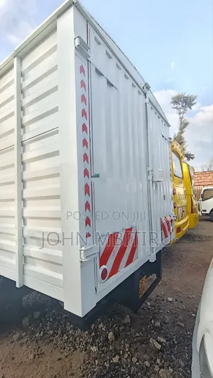 Mistubishi Canter FE 85 2021 White