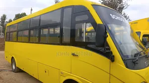 Isuzu NQR 2014 Yellow