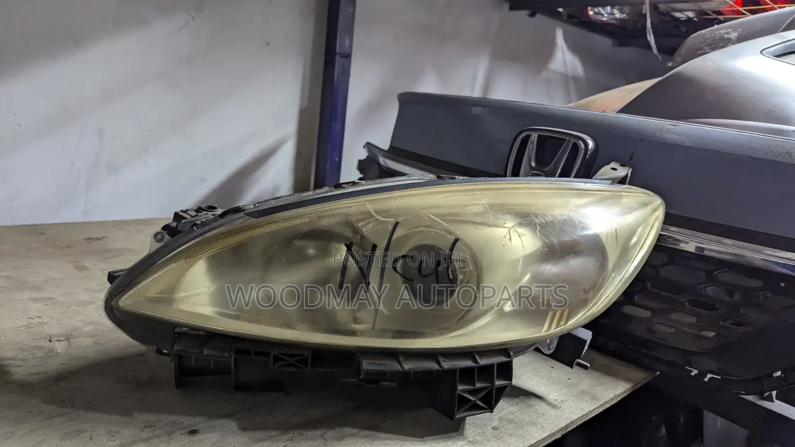 Nissan Lafesta Headlight